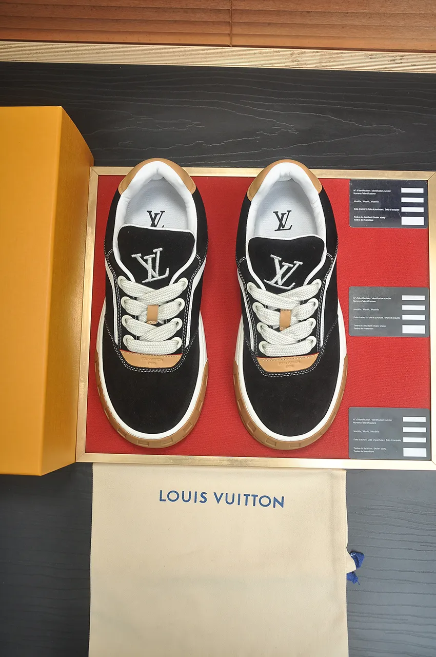 Men's shoes 💰680💶[LOUIS VUITTON] (original order) couple model 🍀LV Louis Vuitton * - top version of LV classic trendy shoes! Made of imported original cowhide, water-dyed cowhide lining, and original wear-resistant rubber outsole! High quality products! Size for women: 35-40. Men: 39-46 (45.46 customized)